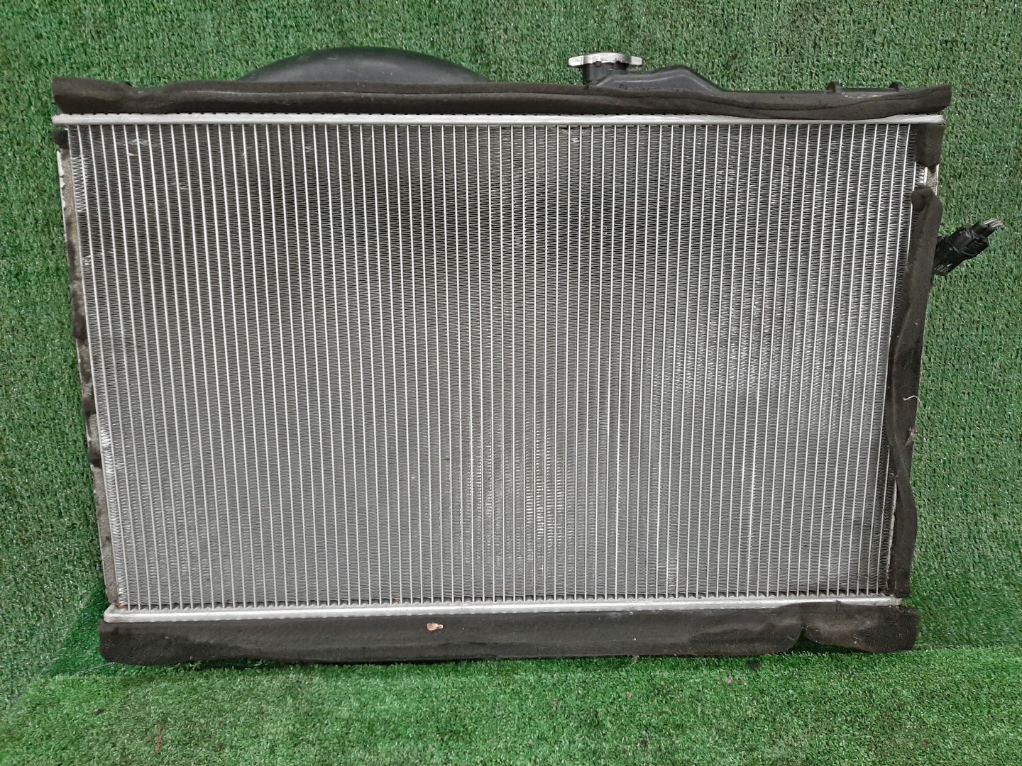 Радиатор основной TOYOTA BREVIS JCG10, JCG11, JCG15 2JZ-FSE 3682 2 ракурс