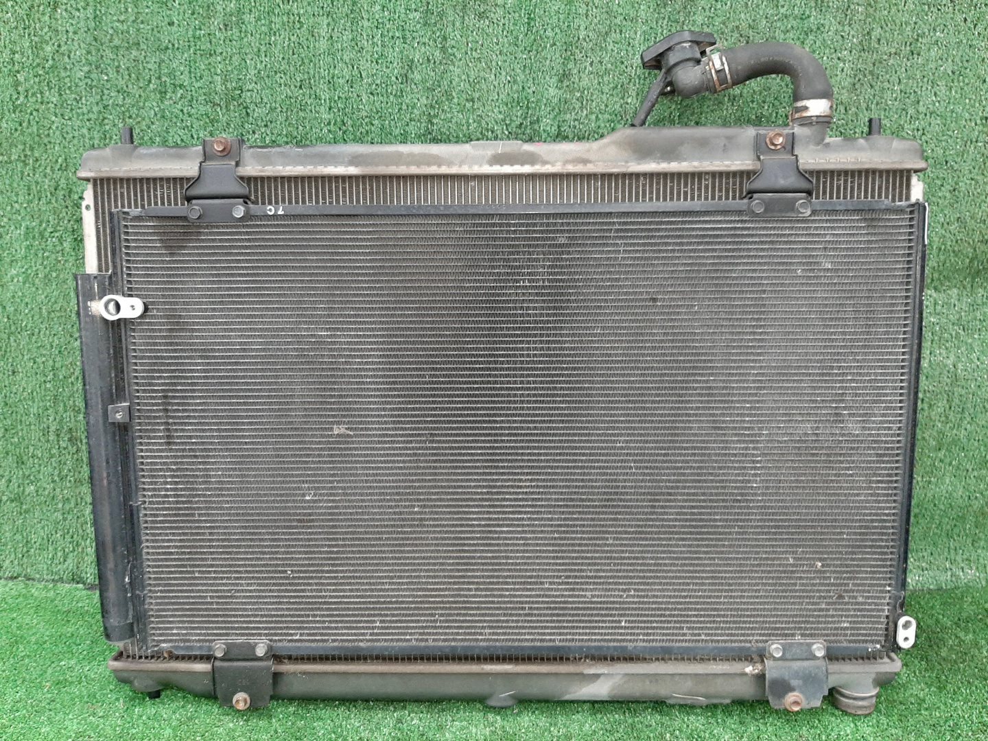 Радиатор основной HONDA ELYSION RR6 J35A 3697 2 ракурс
