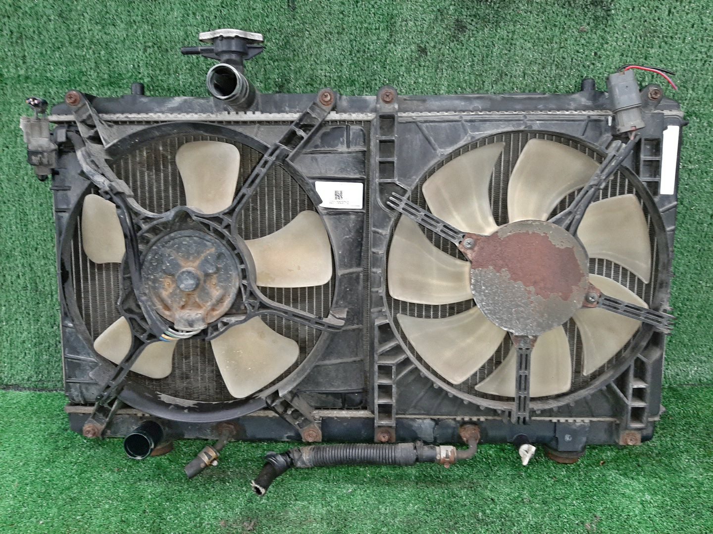 Радиатор основной SUZUKI AERIO RB21S, RD51S M15A 3710 1 ракурс