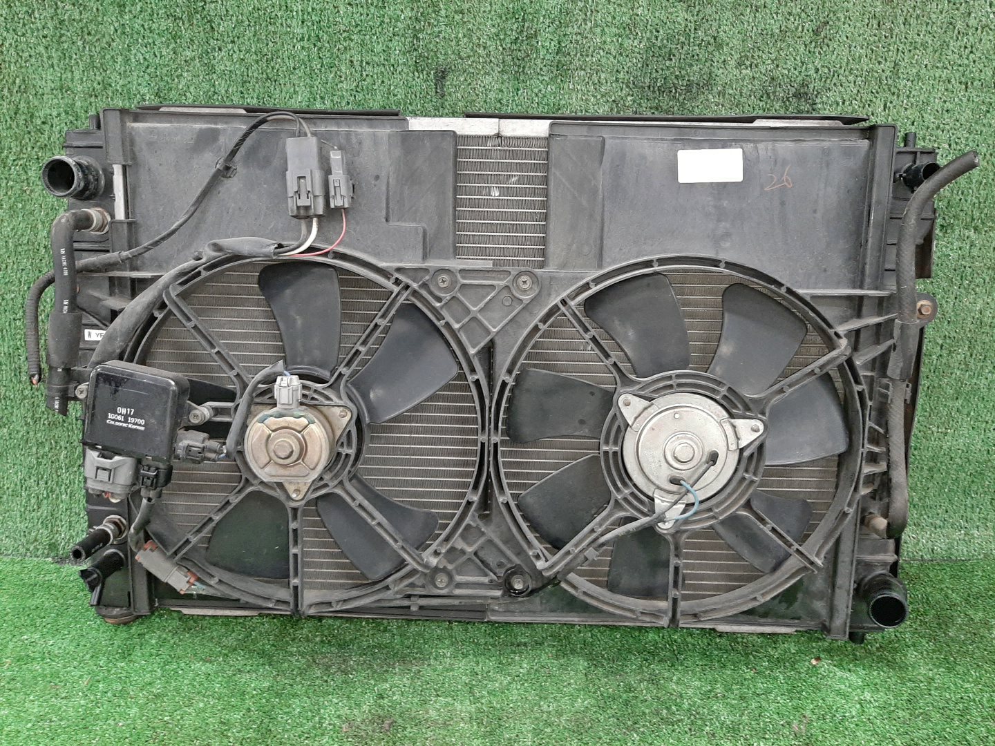 Радиатор основной MAZDA TRIBUTE, FORD ESCAPE, ESCAPE EP3W, EP3WF, LFAL3F L3-VE, L3-DE, L3 3716 1 ракурс Радиатор основной MAZDA TRIBUTE, FORD ESCAPE, ESCAPE EP3W, EP3WF, LFAL3F L3-VE, L3-DE, L3 3716 1 ракурс