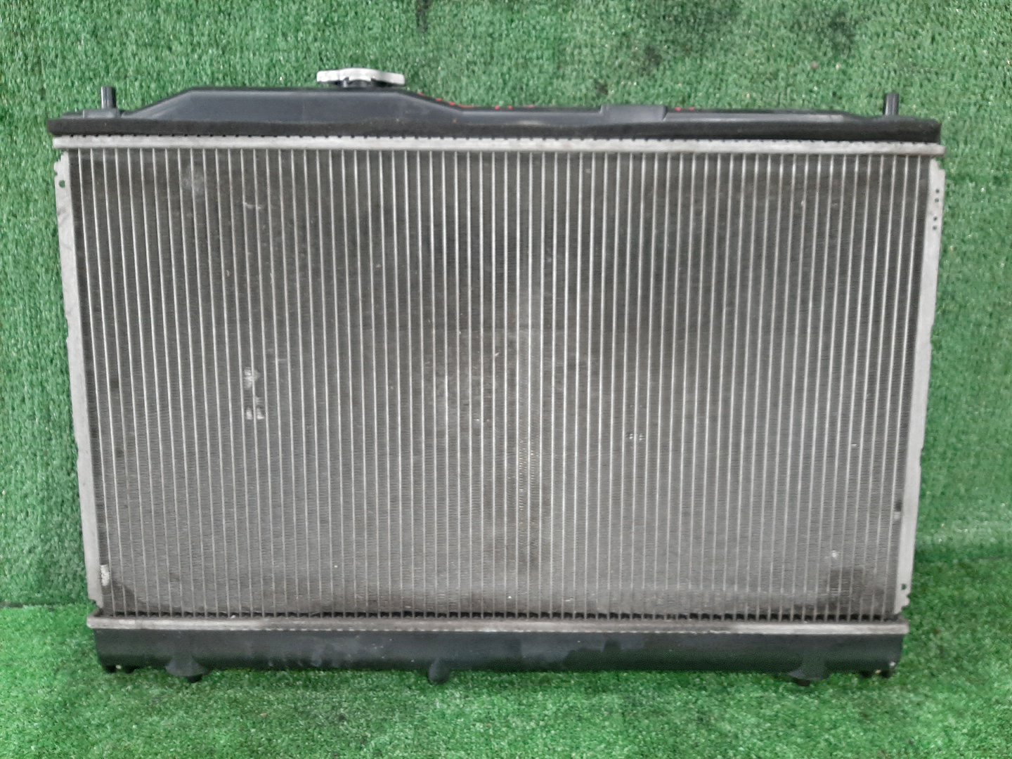 Радиатор основной HONDA INSPIRE, SABER UA1, UA2 G25A 3828 2 ракурс
