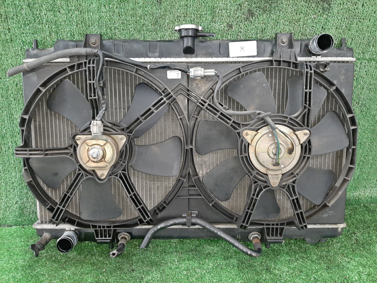 Радиатор основной NISSAN WINGROAD WPY11 SR20VE 3836 1 ракурс Радиатор основной NISSAN WINGROAD WPY11 SR20VE 3836 1 ракурс