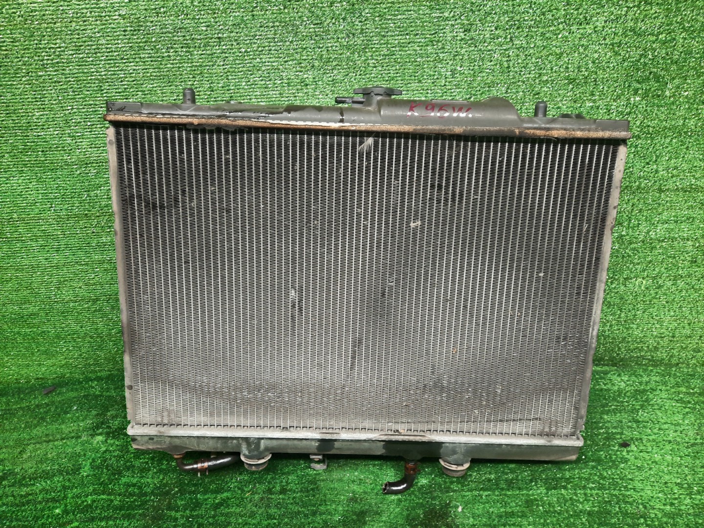 Радиатор основной MITSUBISHI CHALLENGER K96W 6G72 3922 3 ракурс