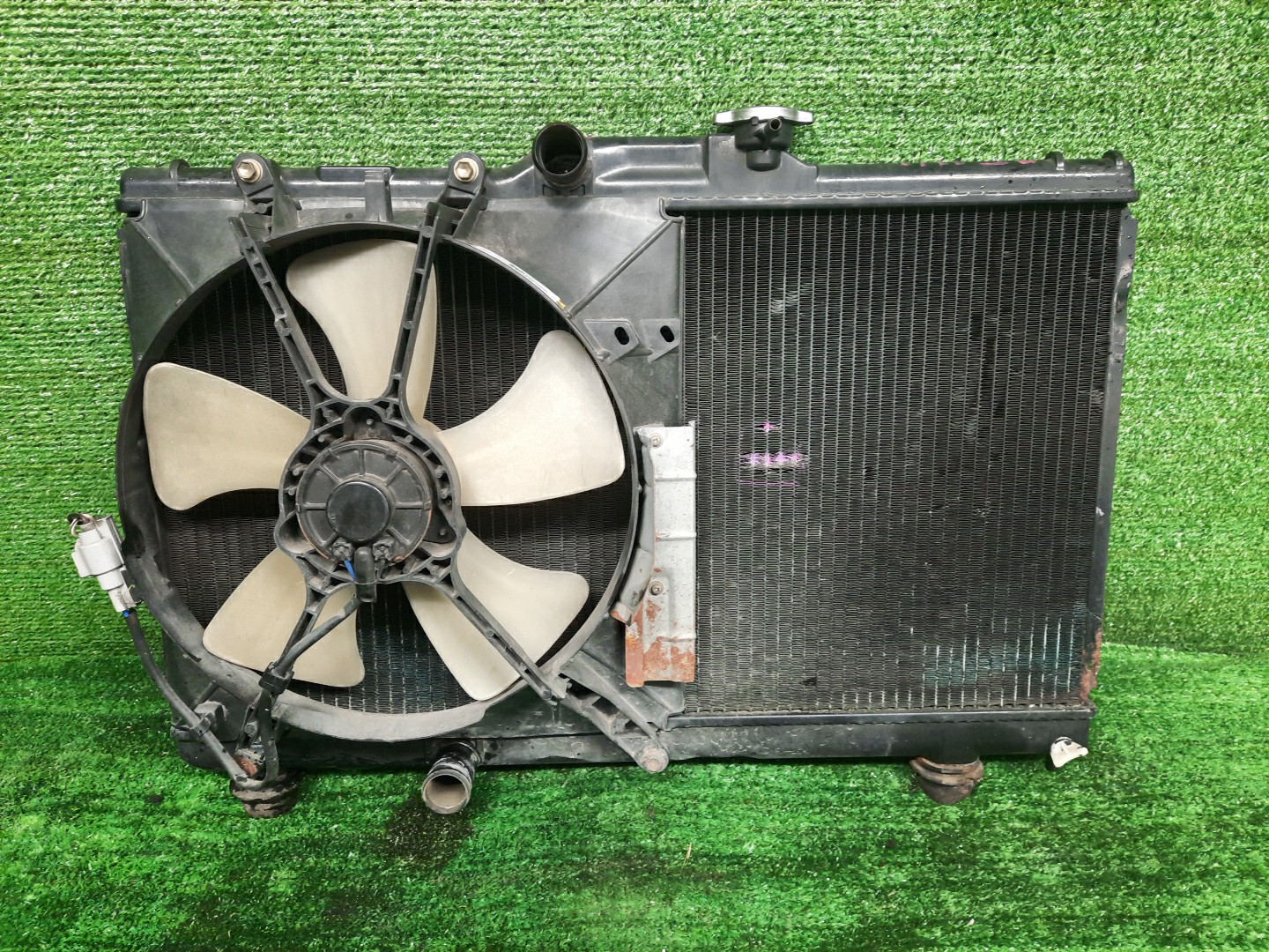 Радиатор основной TOYOTA SPRINTER CARIB AE114 4A-FE 3937 1 ракурс