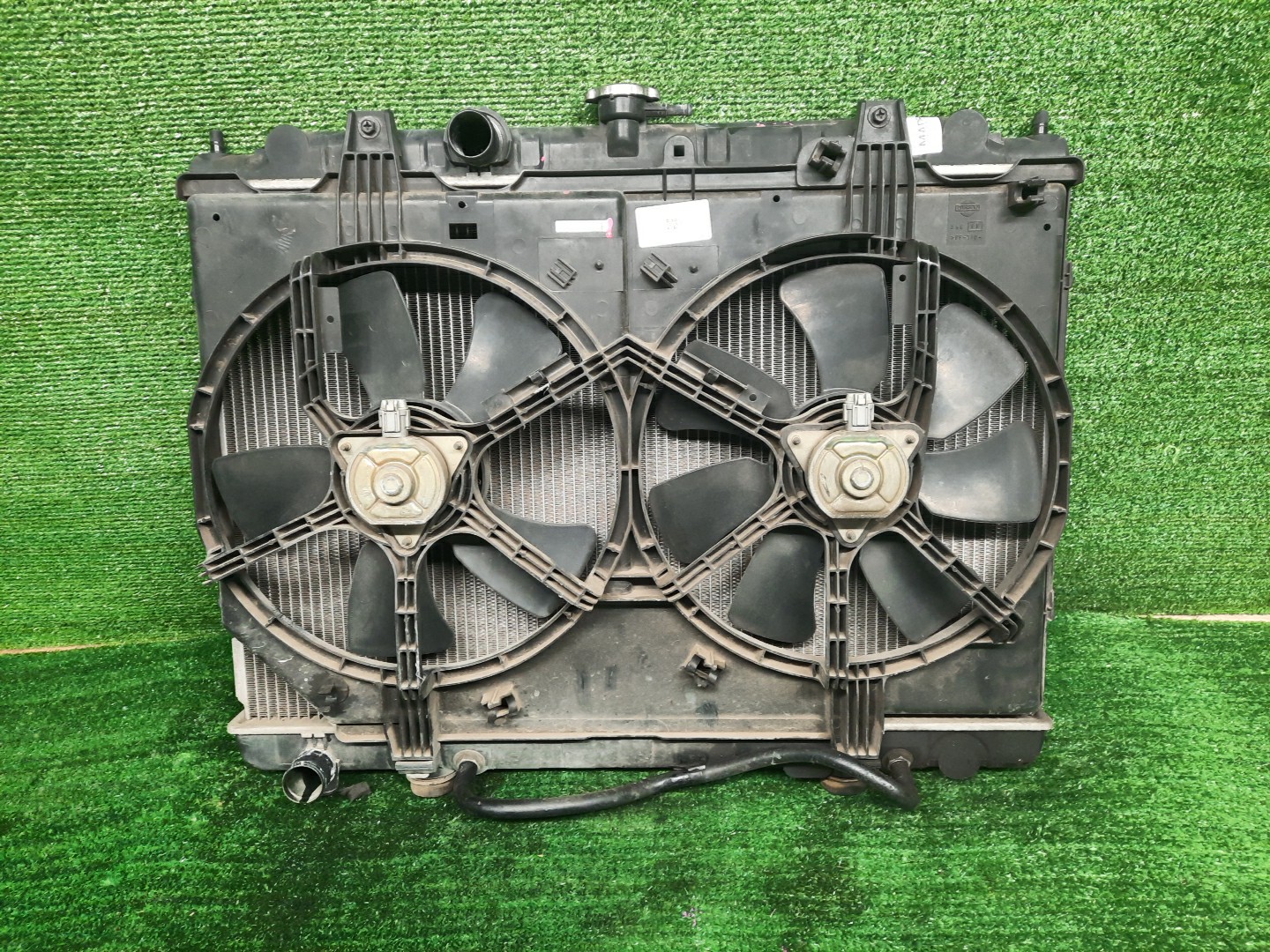 Радиатор основной NISSAN SERENA TC24 QR20DE 3992 1 ракурс