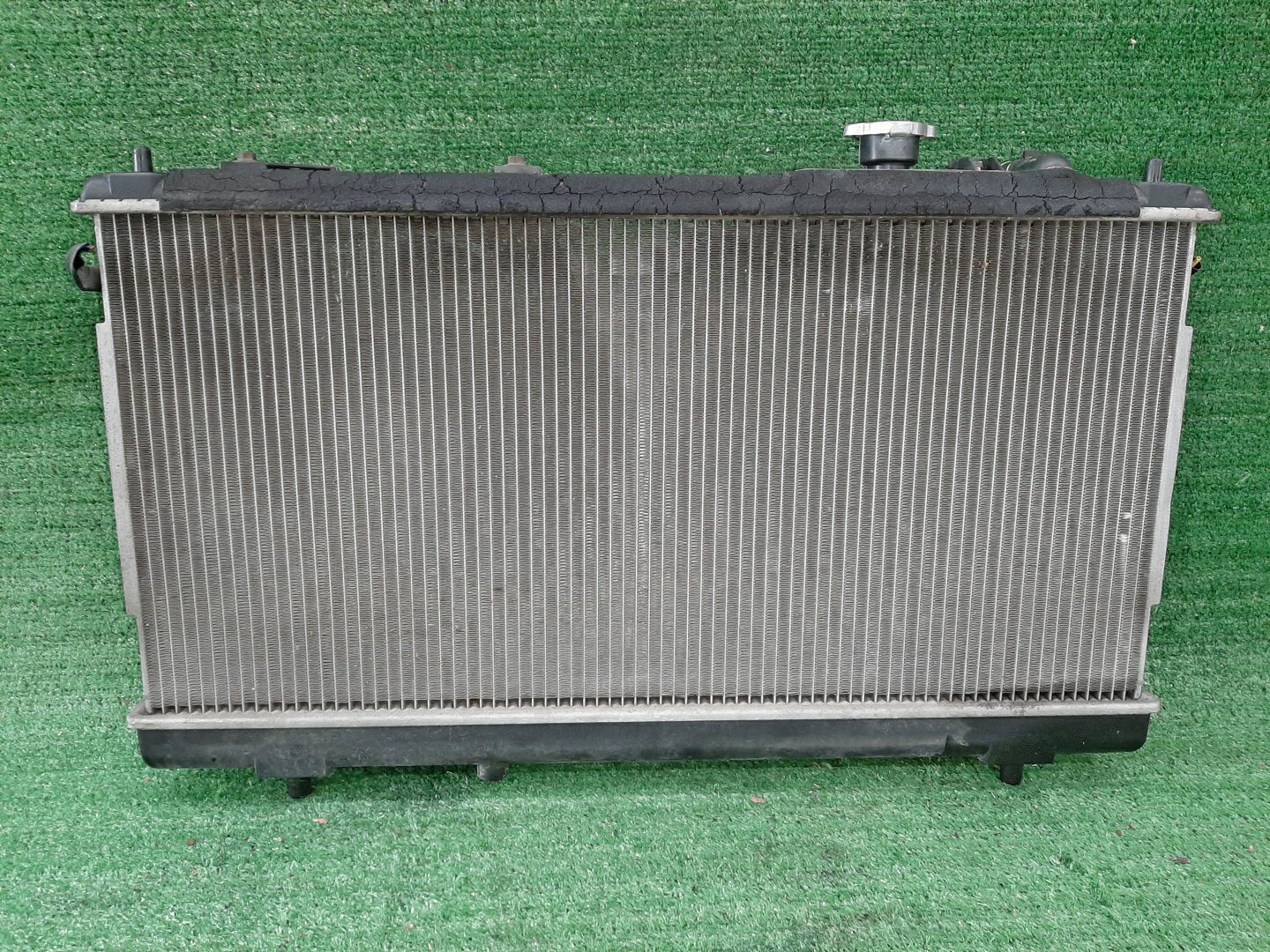 Радиатор основной MAZDA FAMILIA, 323 BJ5W, BJ5P, BJEP, BJFW, BJ8W, BJ3P, BJFP, BJ ZL-DE 4022 1 ракурс Радиатор основной MAZDA FAMILIA, 323 BJ5W, BJ5P, BJEP, BJFW, BJ8W, BJ3P, BJFP, BJ ZL-DE 4022 1 ракурс