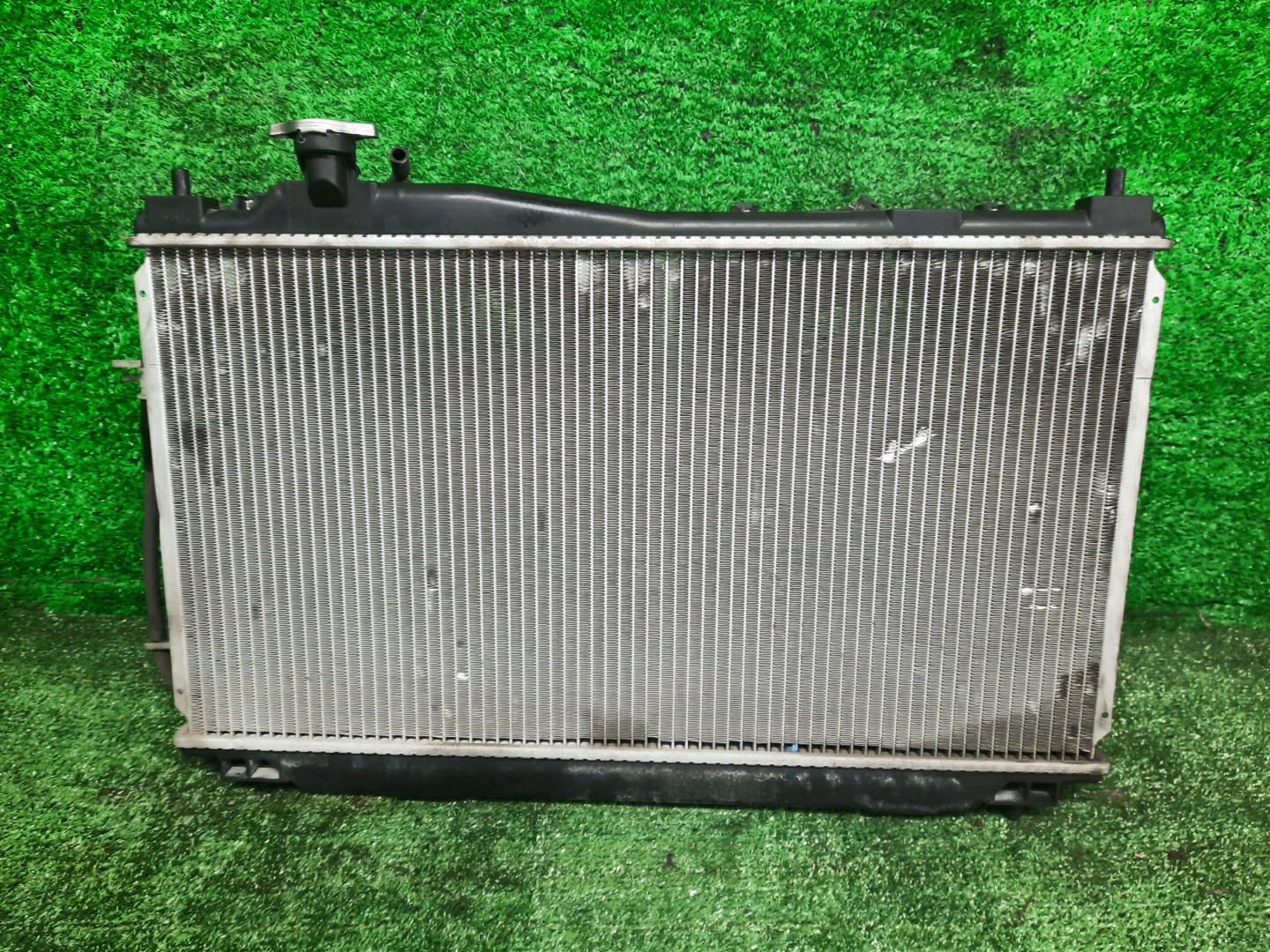 Радиатор основной HONDA CIVIC EU3, EU1, EU4, EU2 D17A, D15B 4068 2 ракурс