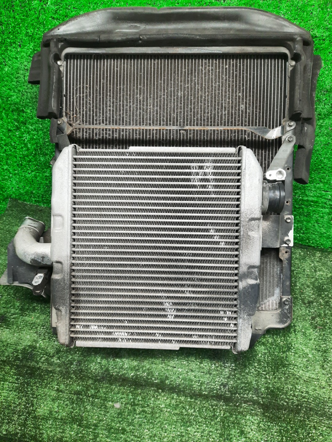 Радиатор основной TOYOTA DYNA XZU605 N04C 4149 3 ракурс