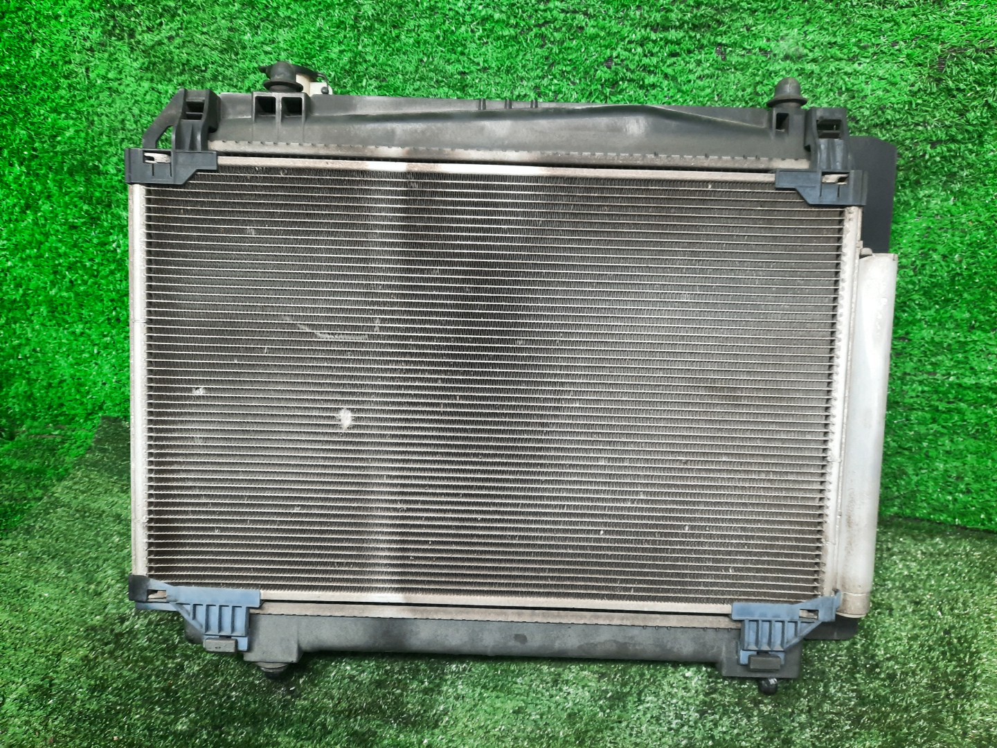 Радиатор основной TOYOTA SPADE NCP141 1NZ-FE 4163 2 ракурс