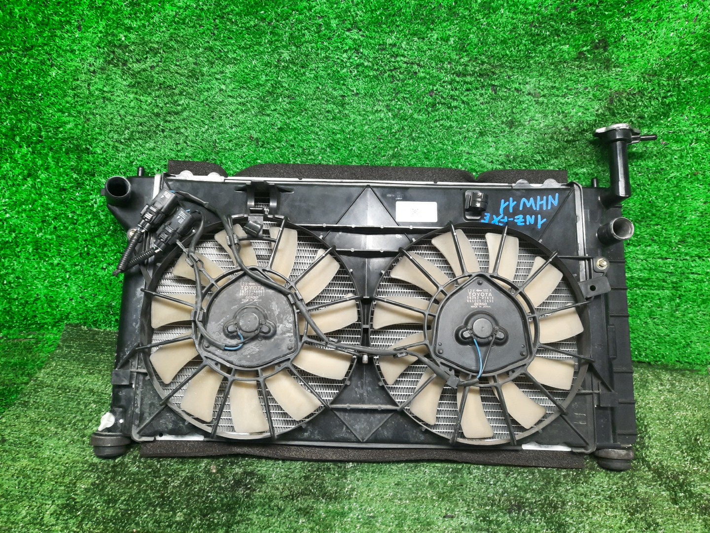 Радиатор основной TOYOTA PRIUS NHW10, NHW11 1NZ-FXE 4164 1 ракурс