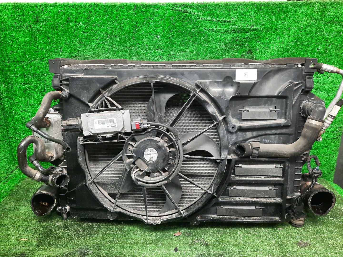 Радиатор основной VOLVO V40 MV B5204T9 ,4197 1 ракурс Радиатор основной VOLVO V40 MV B5204T9 ,4197 1 ракурс