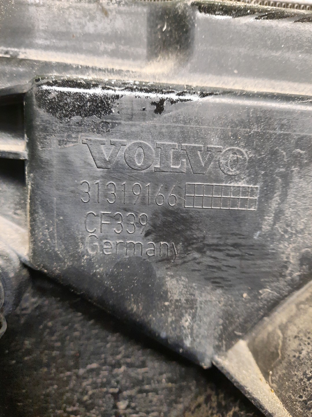 Радиатор основной VOLVO V40 MV B5204T9 4197 3 ракурс
