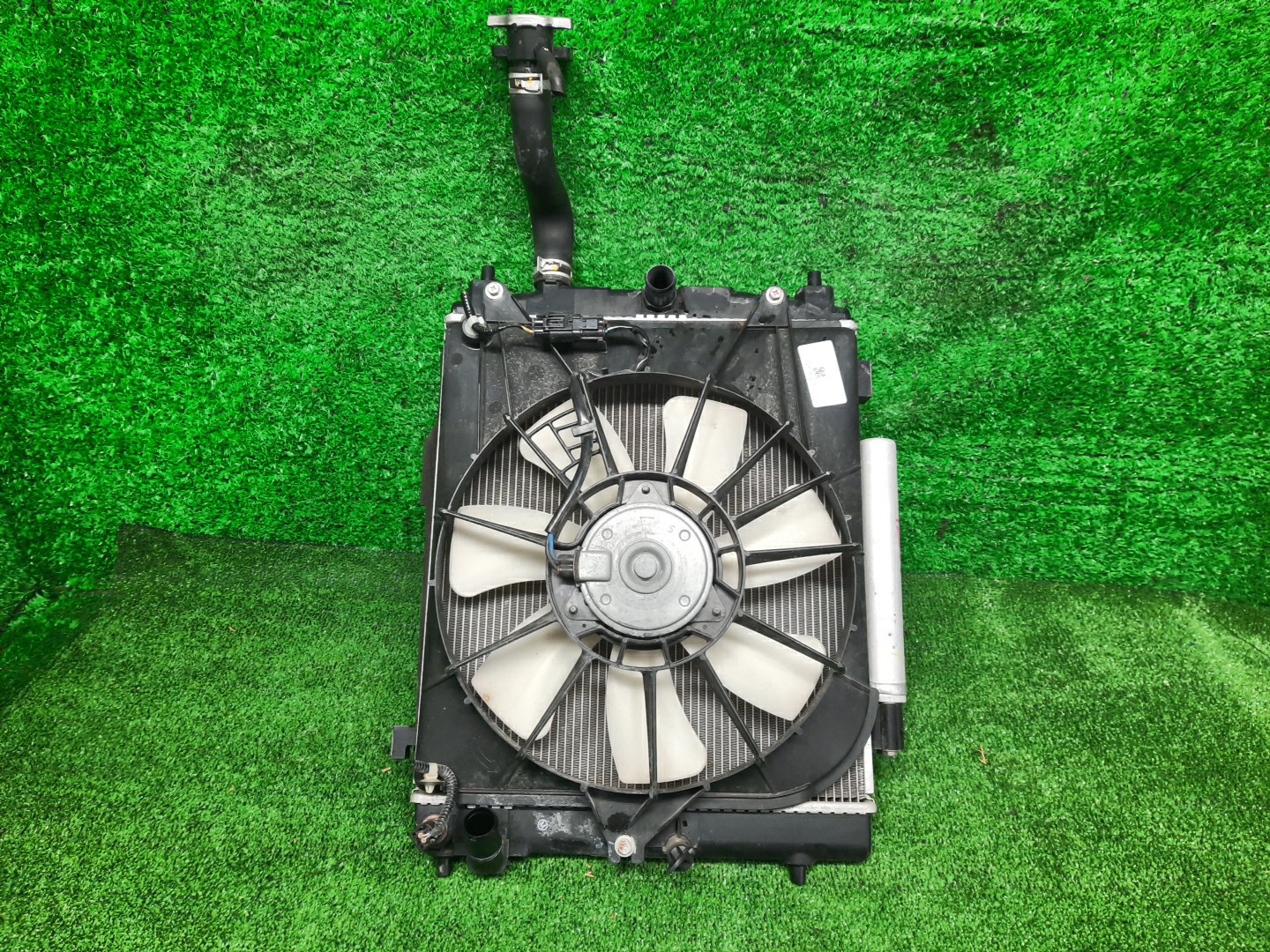 Радиатор основной HONDA N-VAN, N-BOX JJ1, JJ2, JF3, JF4 S07B 4231 1 ракурс