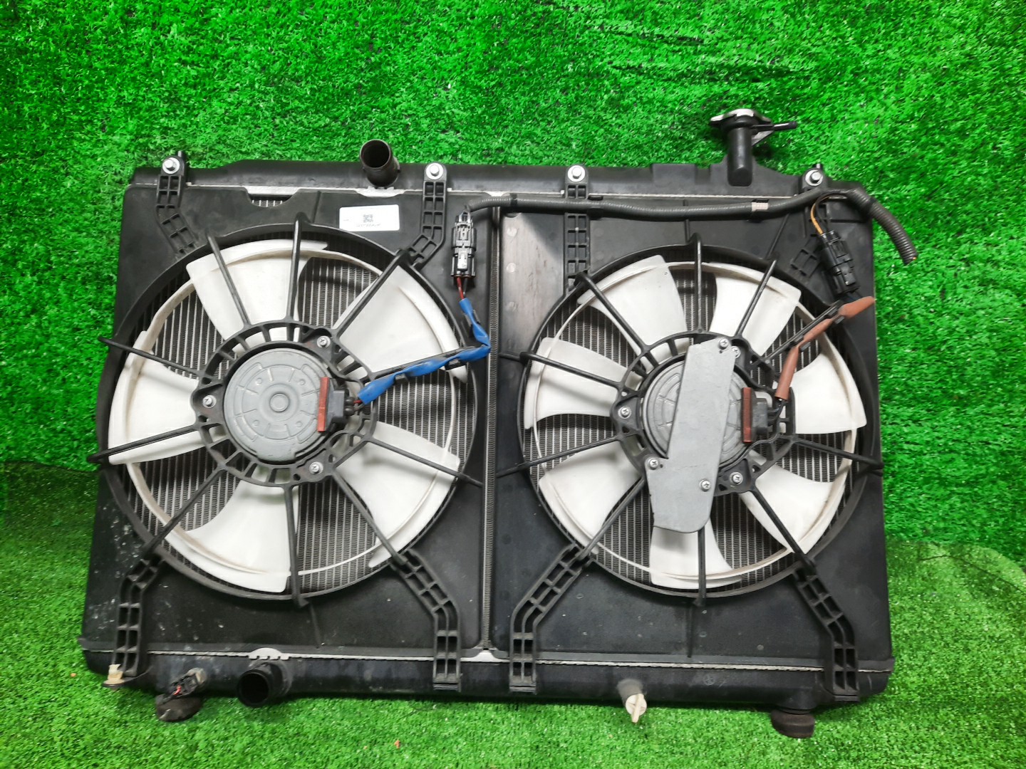 Радиатор основной HONDA ODYSSEY RC1 K24W 4245 1 ракурс