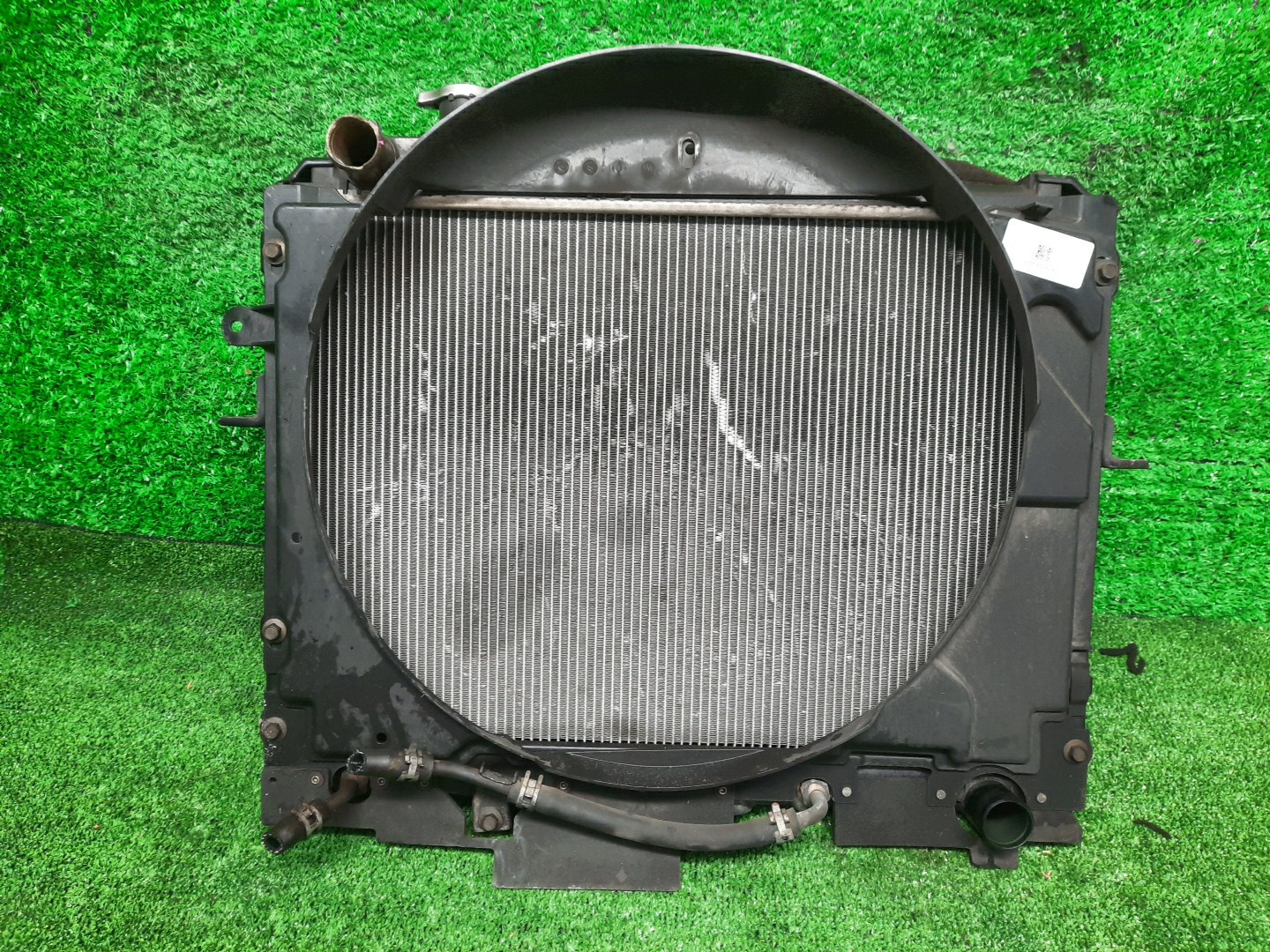 Радиатор основной MAZDA BONGO SKF2V RF 4249 1 ракурс Радиатор основной MAZDA BONGO SKF2V RF 4249 1 ракурс