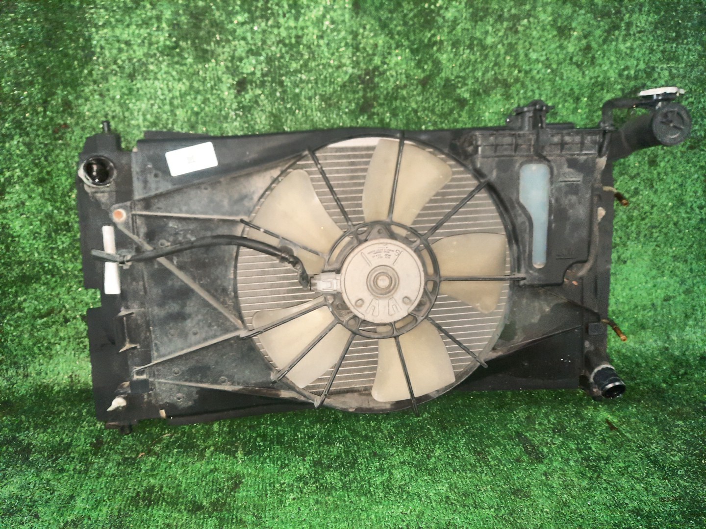 Радиатор основной TOYOTA COROLLA, COROLLA SPACIO, COROLLA FIELDER, ALLEX, COROLLA RUNX, WILL VS NZE121, NZE124, NZE121N, NZE121G, NZE124G, ZZE124, ZZE127, ZZE129, ZZE128 1NZ-FE, 1ZZ-FE, 2ZZ-GE 4271 1 ракурс