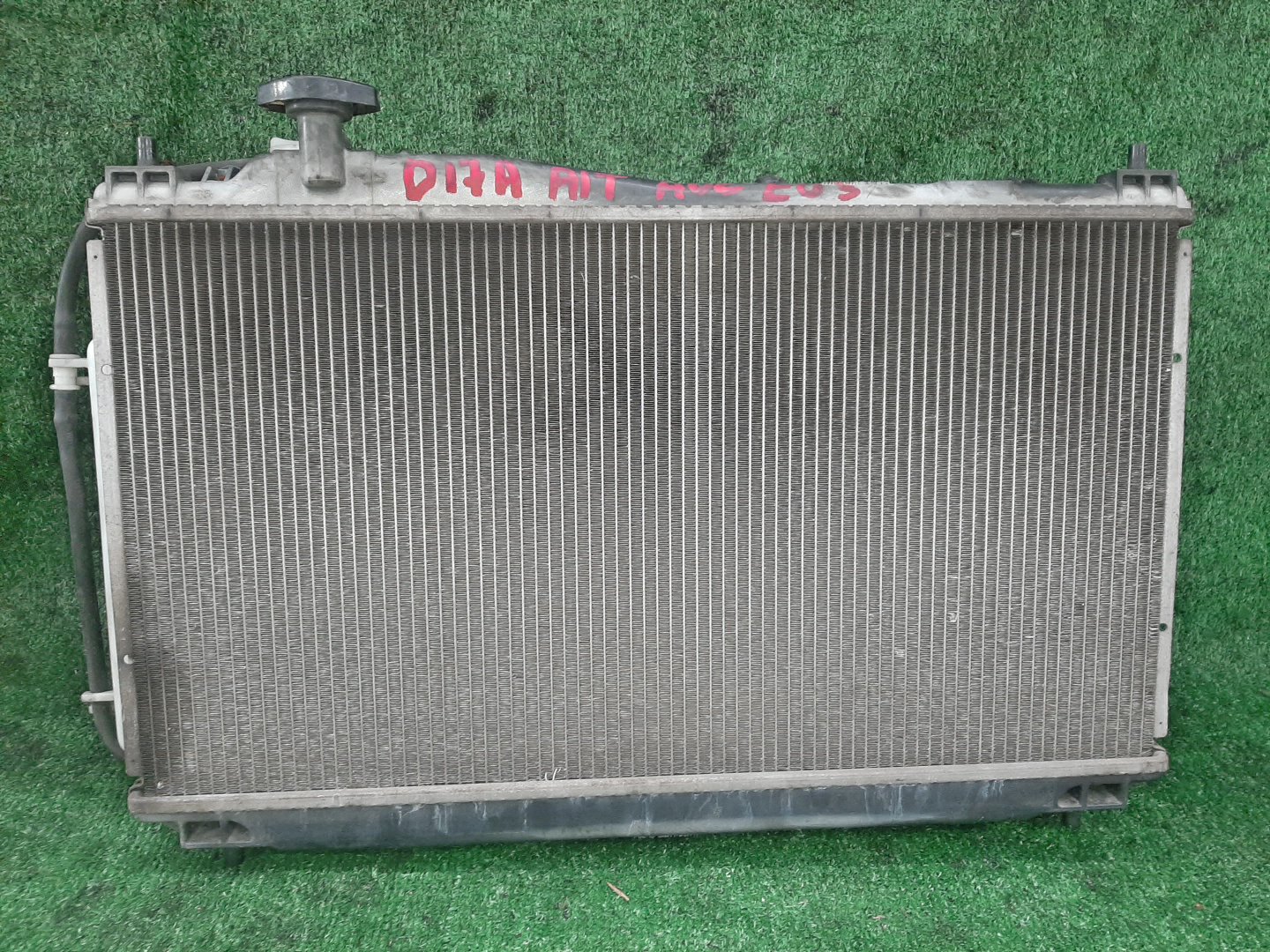Радиатор основной HONDA CIVIC EU3, EU1, EU4, EU2 D17A, D15B 4306 2 ракурс