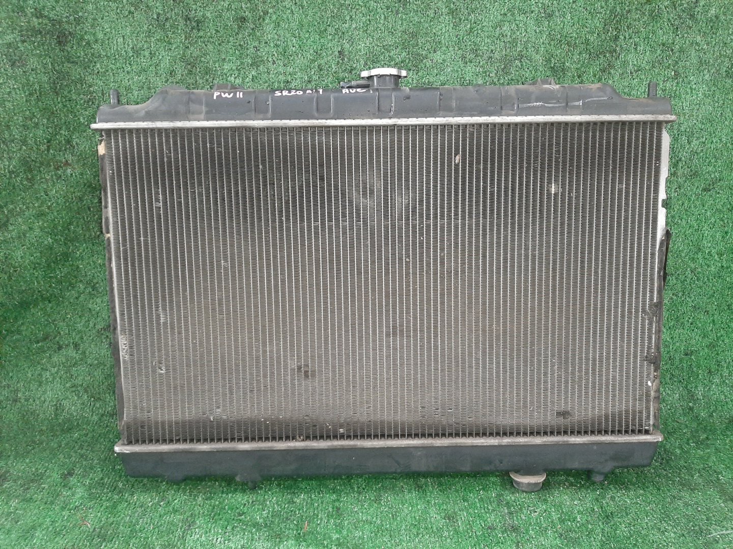 Радиатор основной NISSAN AVENIR PNW11, PW11, RNW11, RW11 SR20DE, QR20DE, SR20DET 4348 2 ракурс