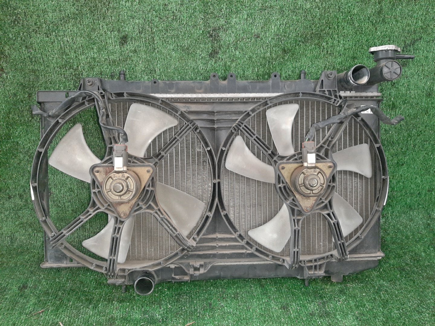 Радиатор основной NISSAN SUNNY FB14 GA15DE 4364 1 ракурс