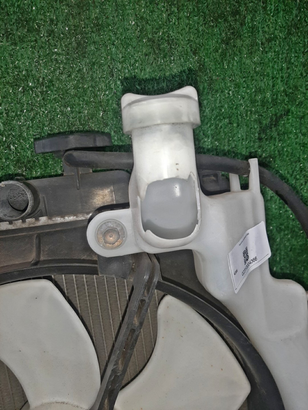 Радиатор основной HONDA CIVIC FERIO ES1 D15B 4366 2 ракурс
