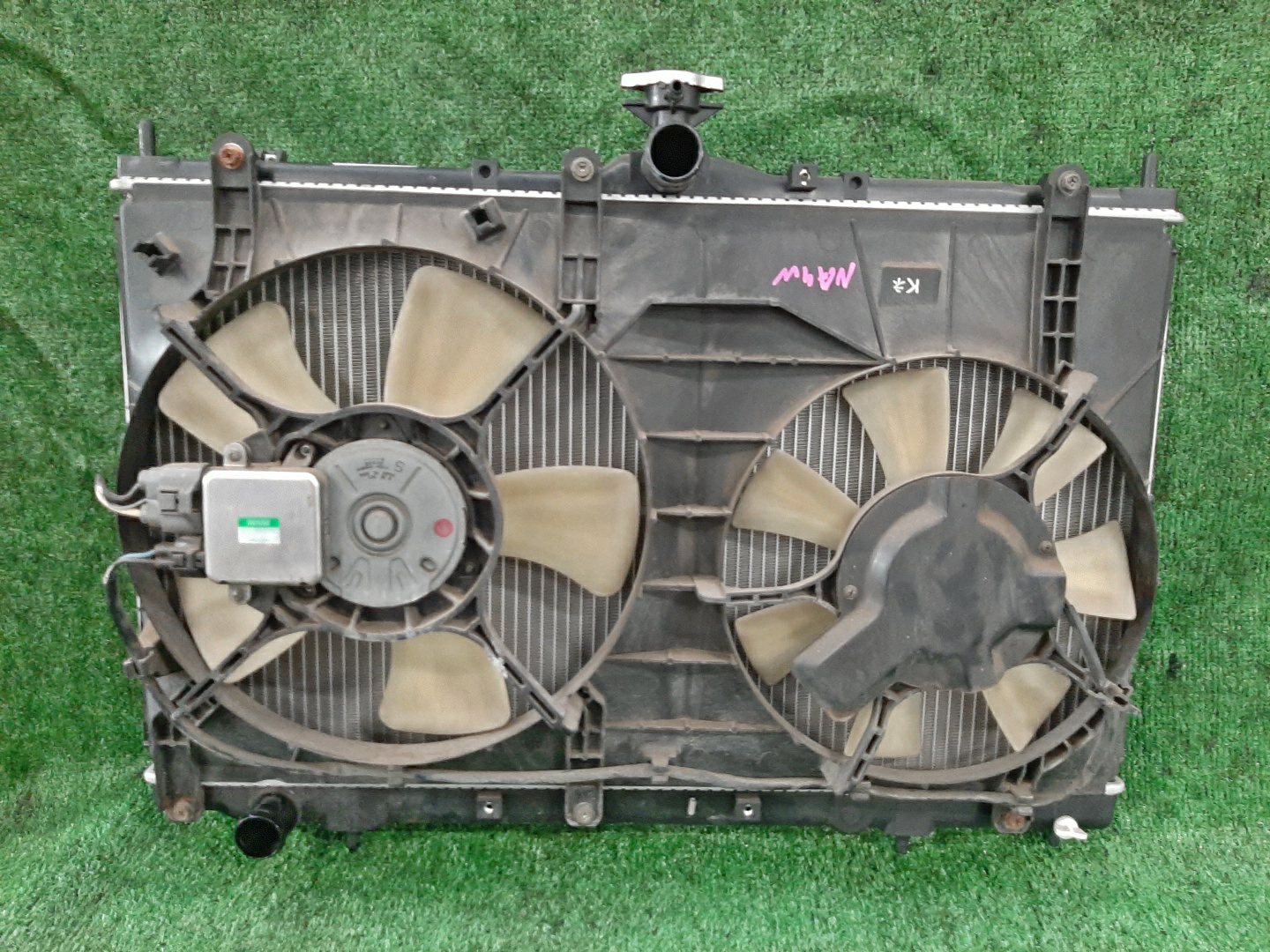 Радиатор основной MITSUBISHI GRANDIS NA4W 4G69 4435 2 ракурс