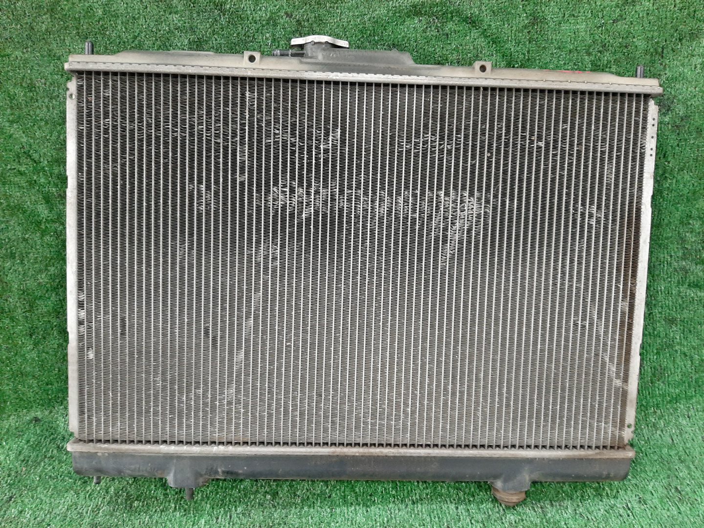 Радиатор основной MITSUBISHI PAJERO IO H76W, H66W, H67W, H77W 4G93 4441 1 ракурс