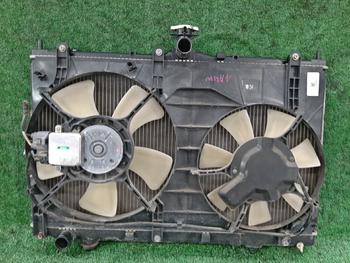 Радиатор основной MITSUBISHI GRANDIS NA4W 4G69 4468 1 ракурс