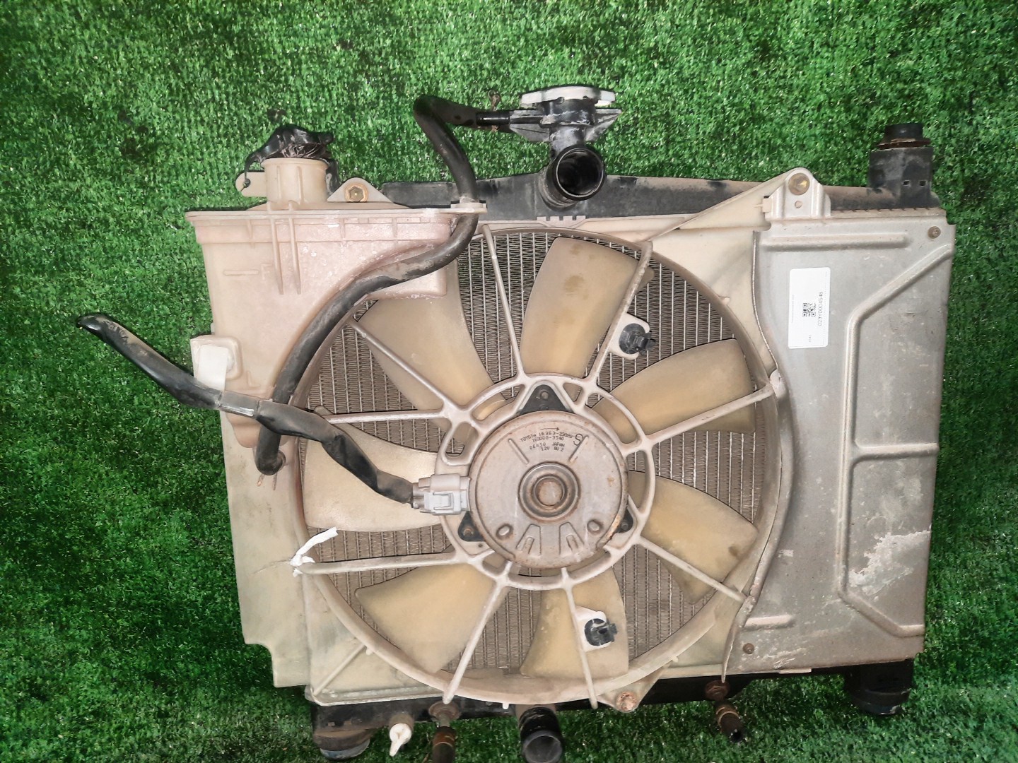 Радиатор основной TOYOTA PLATZ, VITZ SCP11, SCP10, SCP13 1SZ-FE, 2SZ-FE 4548 1 ракурс