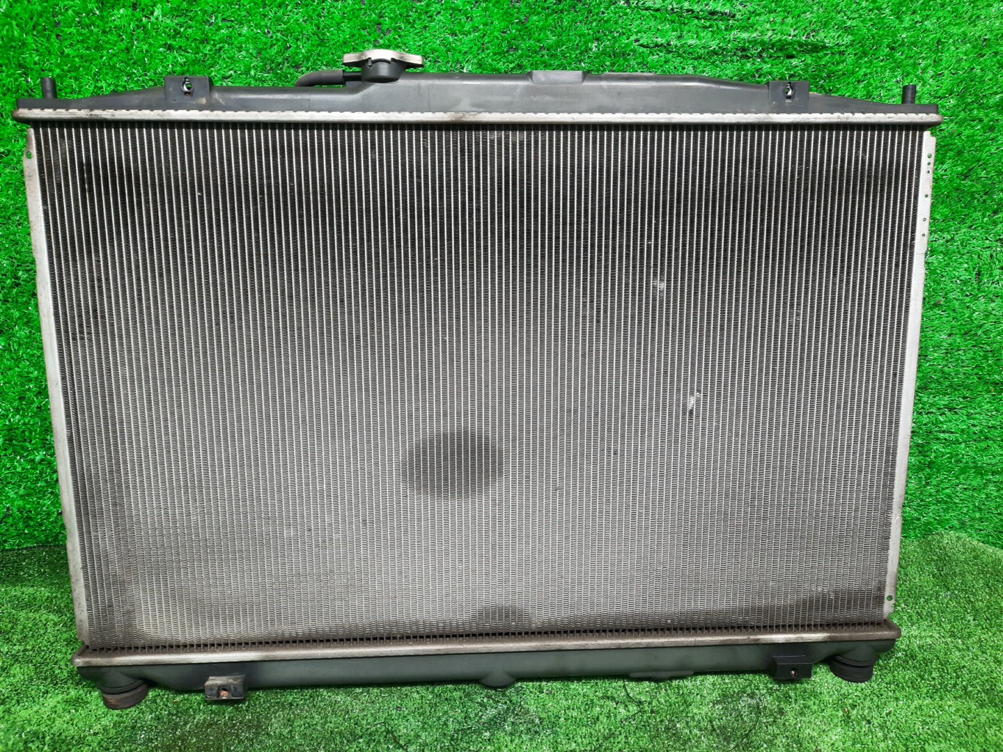 Радиатор основной HONDA ELYSION RR1 K24A 4590 2 ракурс