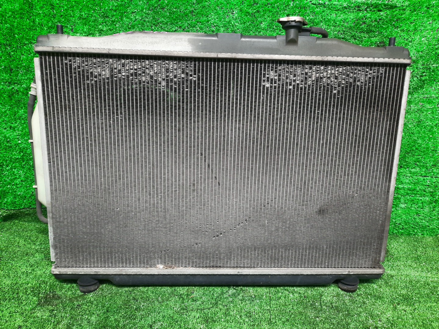 Радиатор основной HONDA EDIX BE2 D17A 4595 2 ракурс
