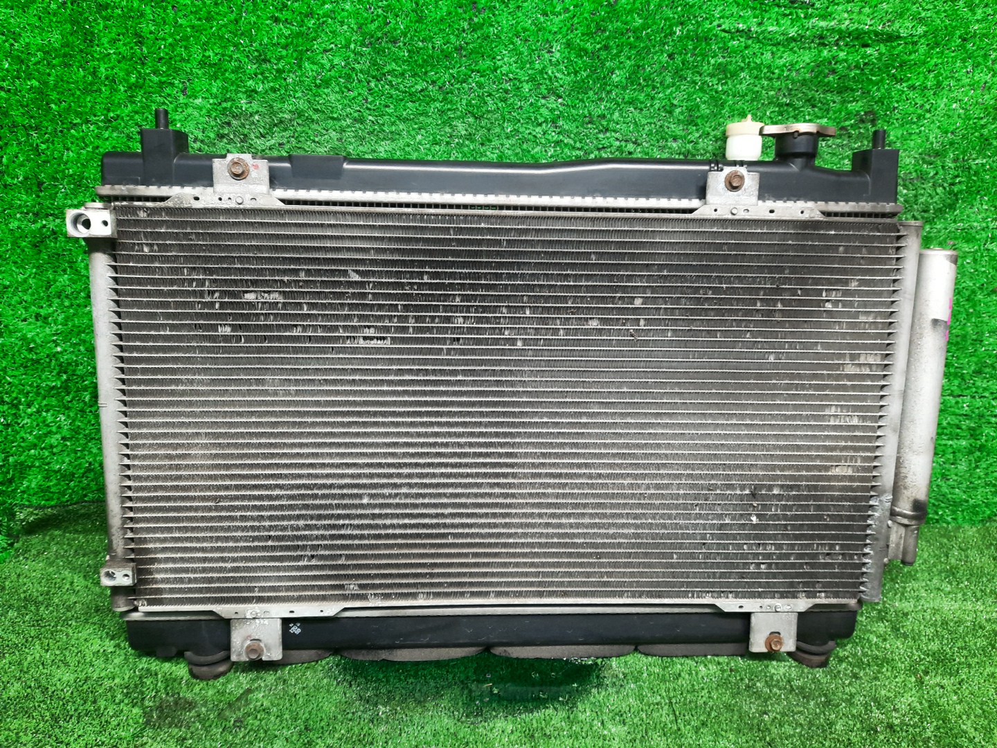 Радиатор основной HONDA FIT, SHUTTLE GP6, GP5, GP7, GP8 LEB 4596 2 ракурс