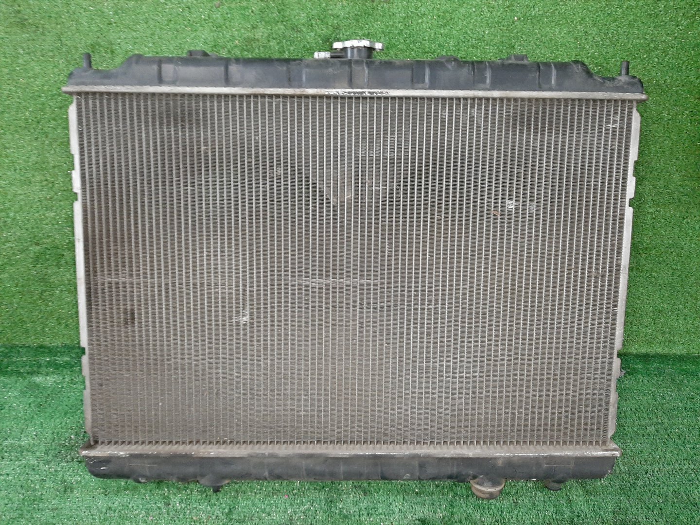 Радиатор основной NISSAN SERENA TC24 QR20DE 4662 2 ракурс