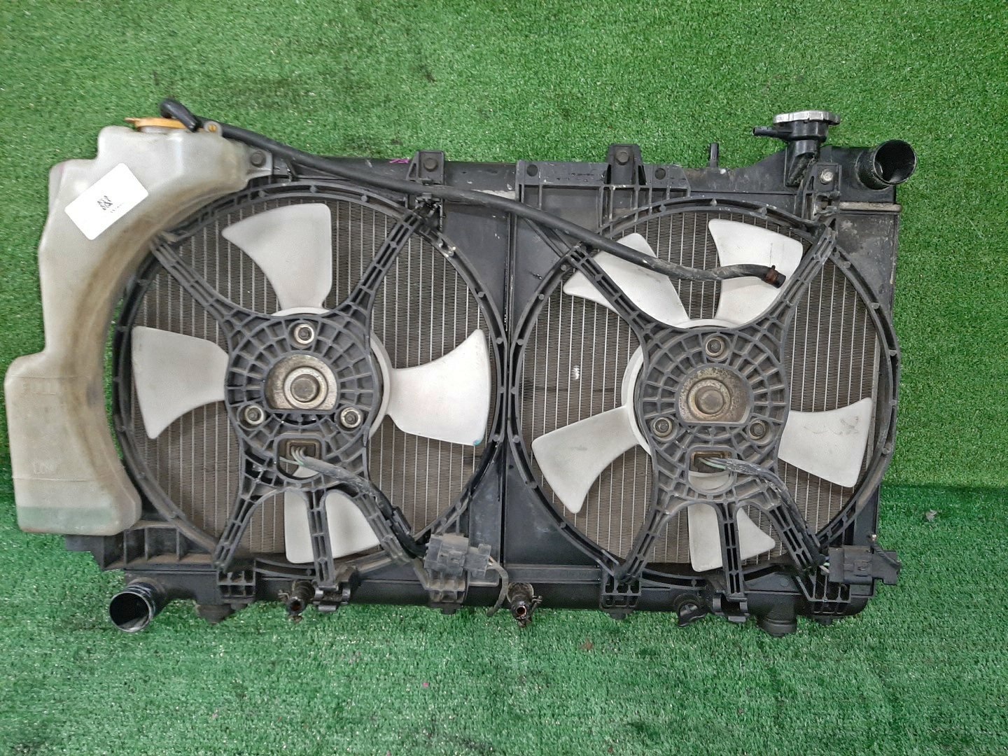 Радиатор основной SUBARU IMPREZA GF2, GF3, GF5, GF8, GF1, GF6 EJ18 4669 1 ракурс