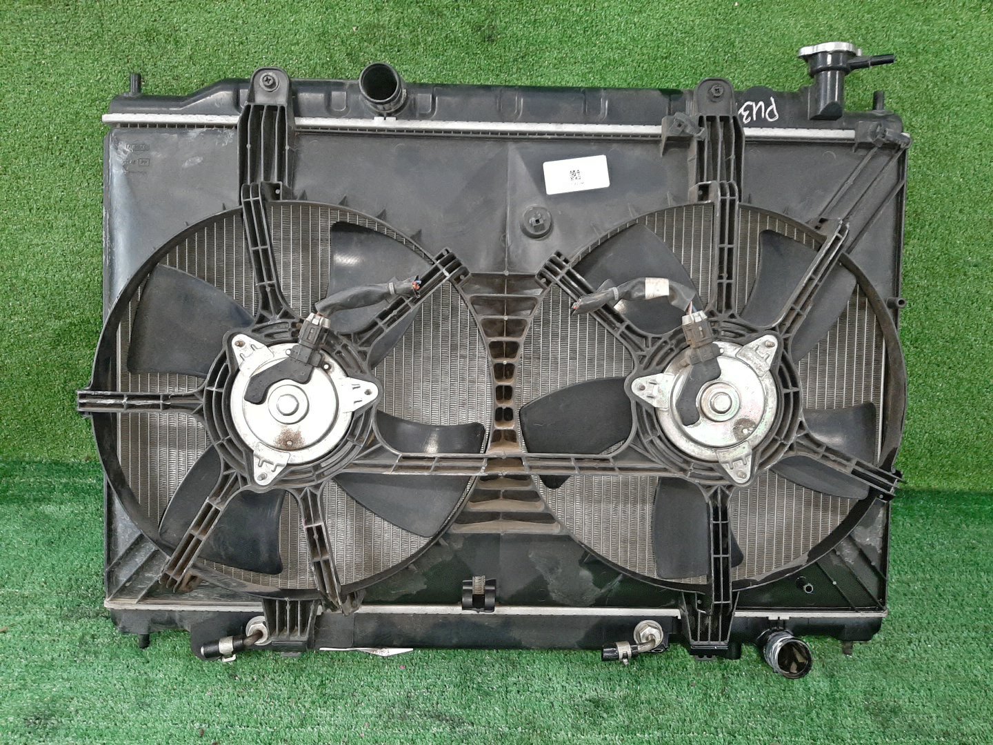 Радиатор основной NISSAN PRESAGE PU31, PNU31 VQ35DE 4672 1 ракурс