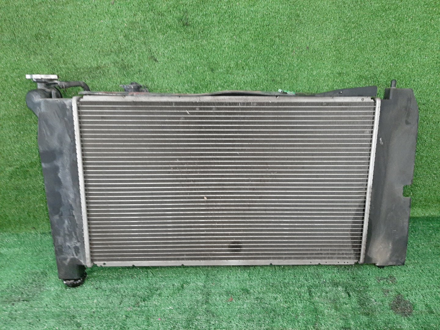 Радиатор основной TOYOTA COROLLA, COROLLA SPACIO, COROLLA FIELDER, ALLEX, COROLLA RUNX, WILL VS NZE121, NZE124, NZE121N, NZE121G, NZE124G, ZZE124, ZZE127, ZZE129, ZZE128 1NZ-FE, 1ZZ-FE, 2ZZ-GE 4690 2 ракурс