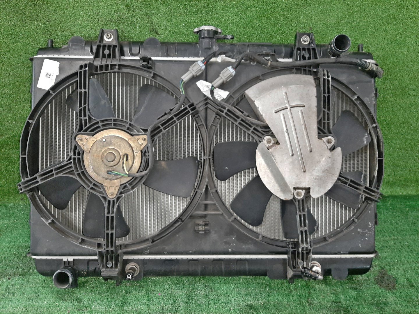 Радиатор основной NISSAN AVENIR PNW11 SR20DET 4691 1 ракурс Радиатор основной NISSAN AVENIR PNW11 SR20DET 4691 1 ракурс
