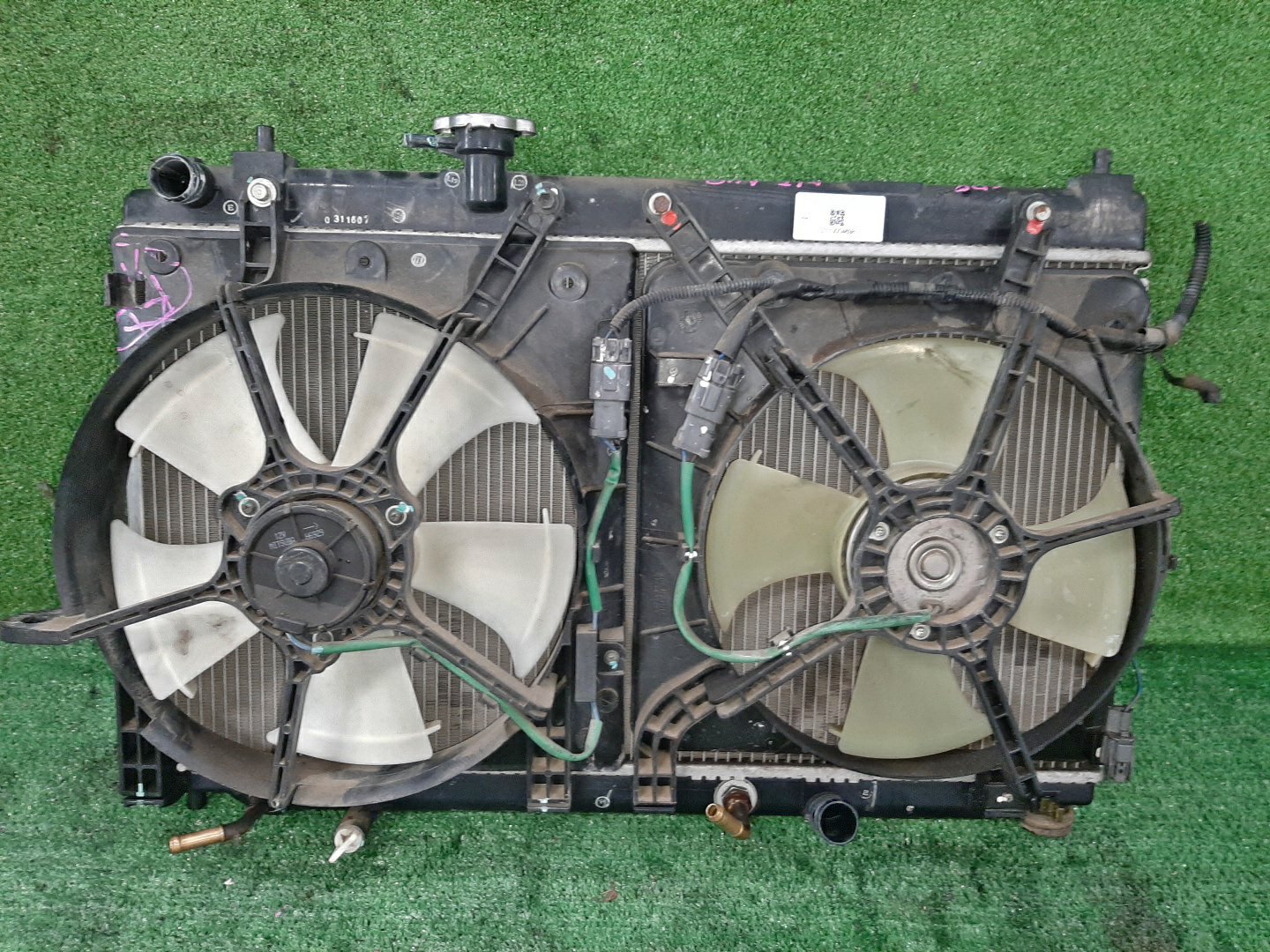 Радиатор основной HONDA FIT ARIA GD6, GD9, GD8, GD7 L15A 4698 1 ракурс