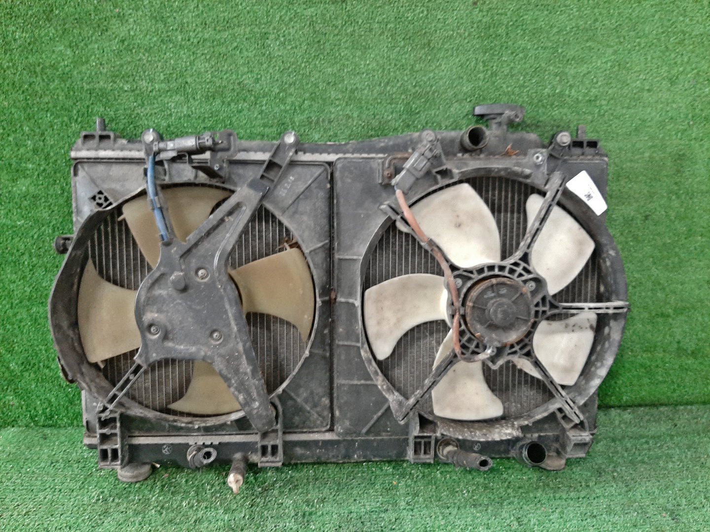 Радиатор основной HONDA CIVIC EU3, EU1, EU4, EU2 D17A, D15B 4828 1 ракурс Радиатор основной HONDA CIVIC EU3, EU1, EU4, EU2 D17A, D15B 4828 1 ракурс
