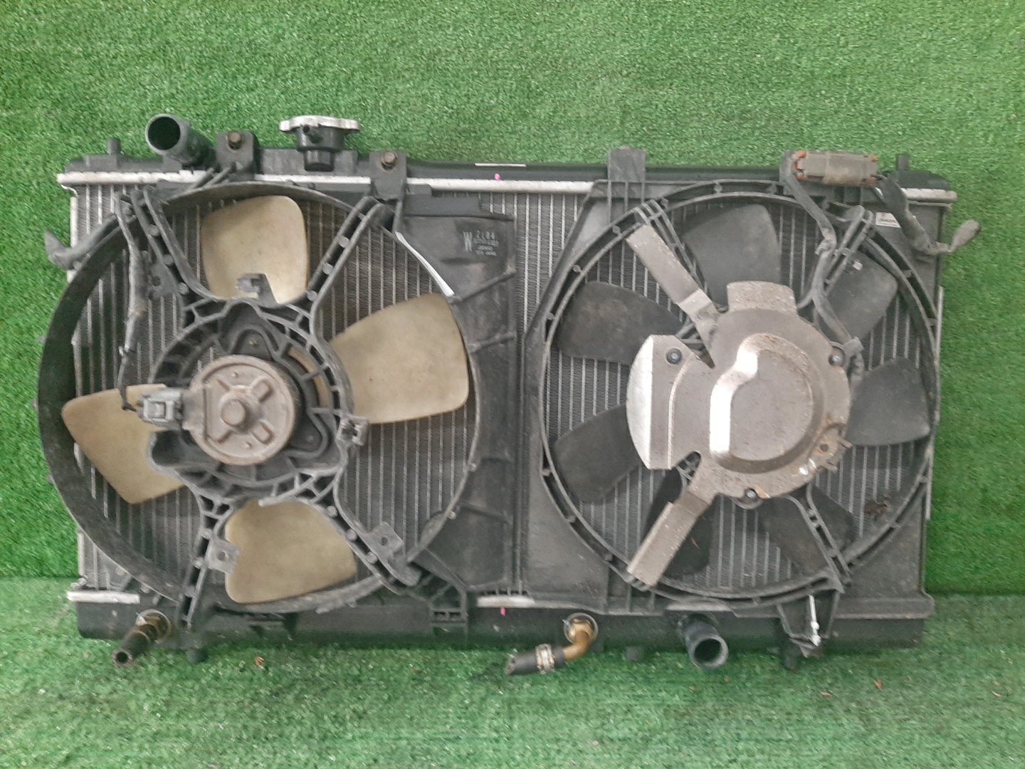 Радиатор основной MAZDA FAMILIA, 323 BJ5W, BJ5P, BJEP, BJFW, BJ8W, BJ3P, BJFP, BJ FS-ZE 4857 1 ракурс