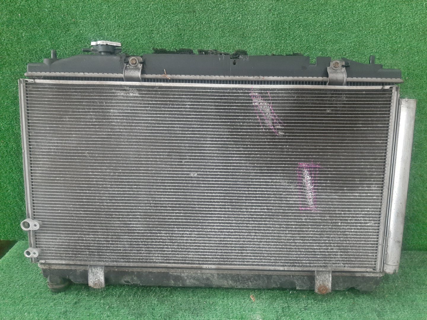 Радиатор основной TOYOTA CAMRY ACV40 2AZ-FE 4868 2 ракурс Радиатор основной TOYOTA CAMRY ACV40 2AZ-FE 4868 2 ракурс