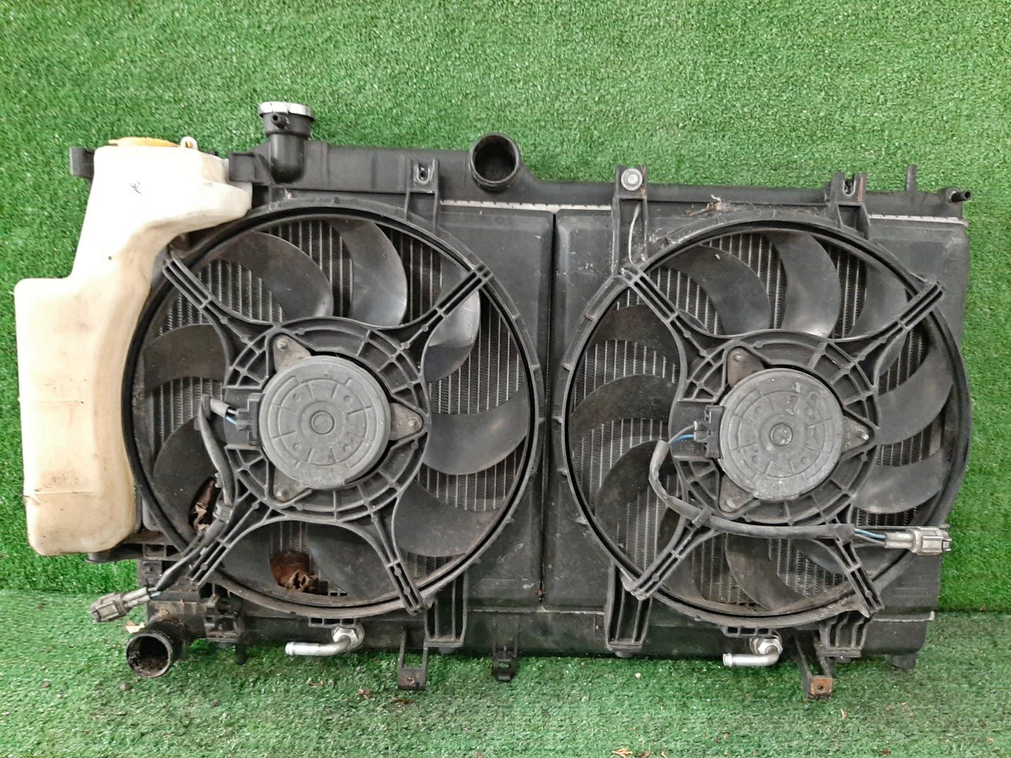Радиатор основной SUBARU IMPREZA WRX STI GRF EJ257 4881 1 ракурс
