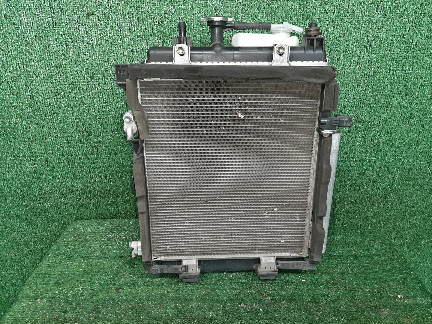 Радиатор основной DAIHATSU MOVE CANBUS, HIJET CADDIE LA800S, LA810S, LA700V, LA710V KF, KF-VE 4940 2 ракурс