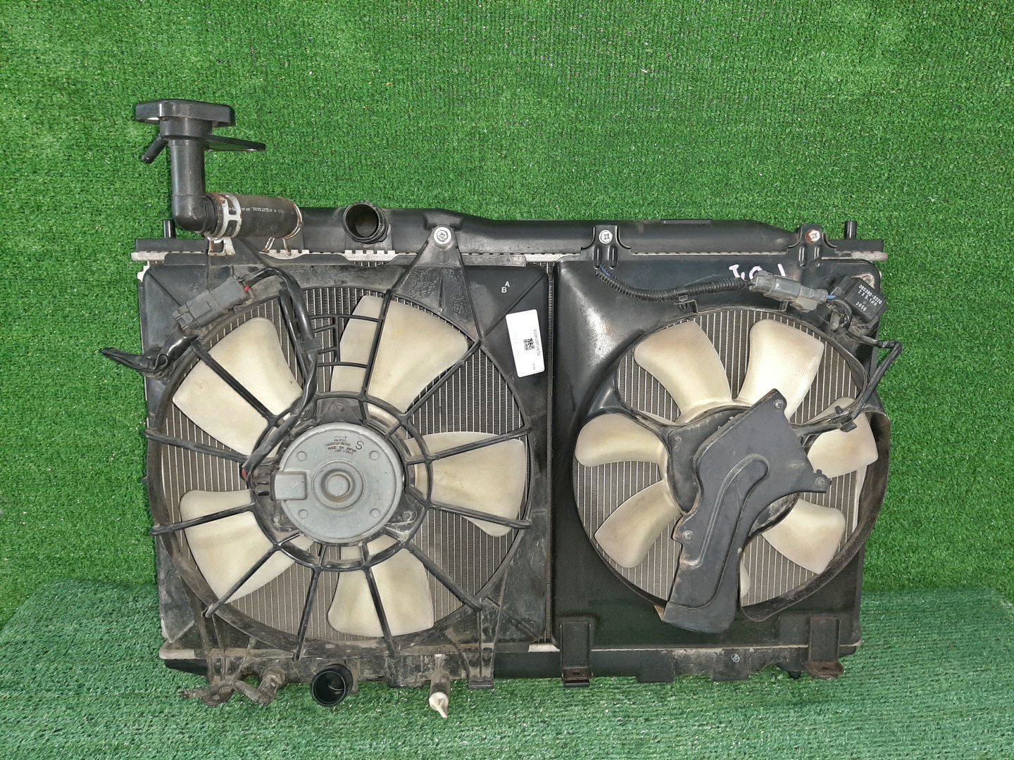Радиатор основной HONDA CIVIC FD2, FD1, FD3 R18A 4958 1 ракурс Радиатор основной HONDA CIVIC FD2, FD1, FD3 R18A 4958 1 ракурс