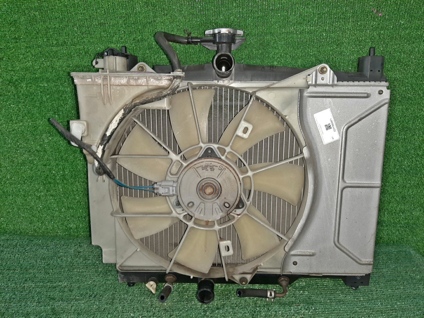 Радиатор основной TOYOTA PLATZ, VITZ SCP11, SCP10, SCP13 1SZ-FE, 2SZ-FE 4971 1 ракурс