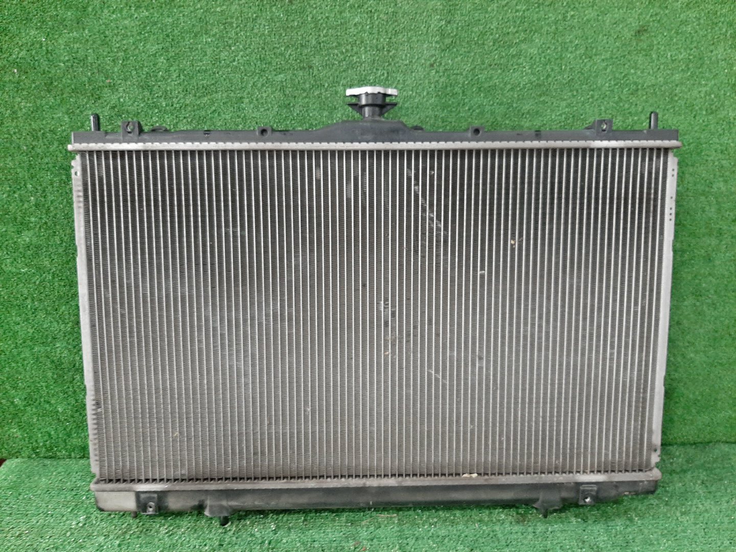 Радиатор основной MITSUBISHI GRANDIS NA4W 4G69 5043 2 ракурс