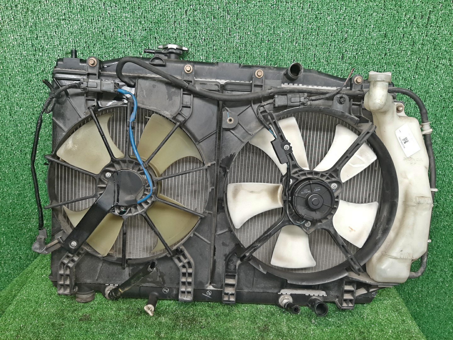 Радиатор основной HONDA EDIX BE1 D17A 5090 1 ракурс