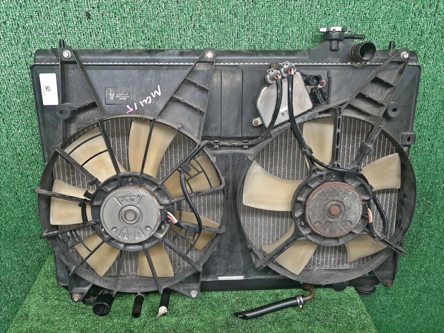 Радиатор основной  TOYOTA HARRIER MCU15W, MCU10W 1MZ-FE ,5199 1 ракурс