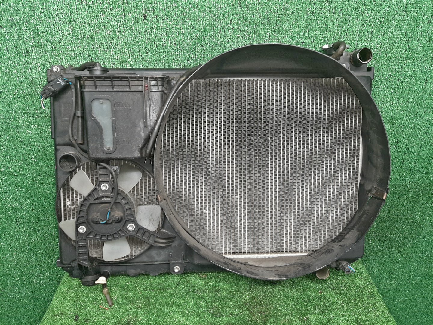 Радиатор основной  TOYOTA CROWN JZS171W, JZS175W, JZS175, JZS171 1JZ-GE, 2JZ-FSE, 1JZ-FSE ,5202 1 ракурс