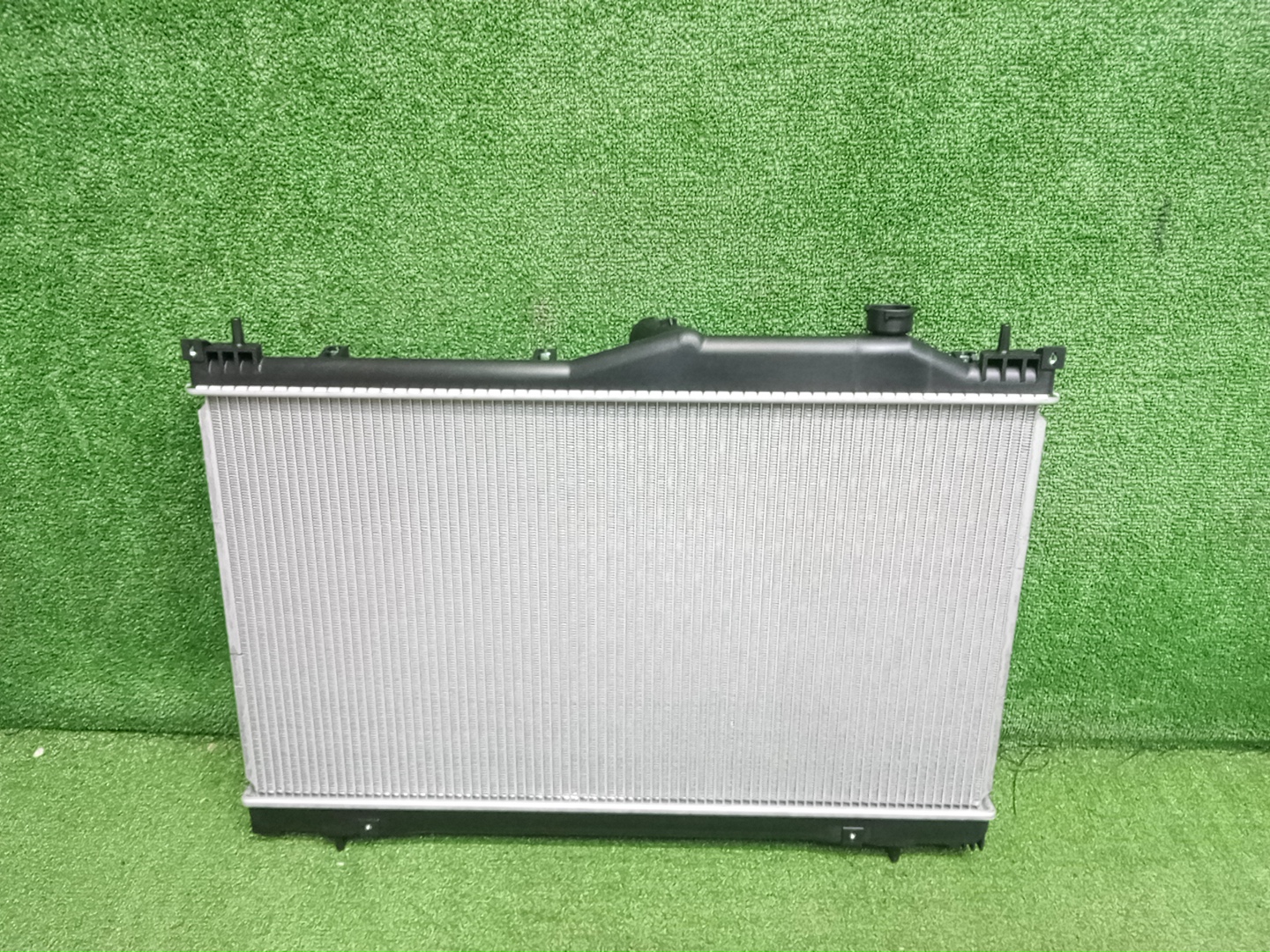 Радиатор основной SUBARU FORESTER SK9 FB25 PL093712 2 ракурс