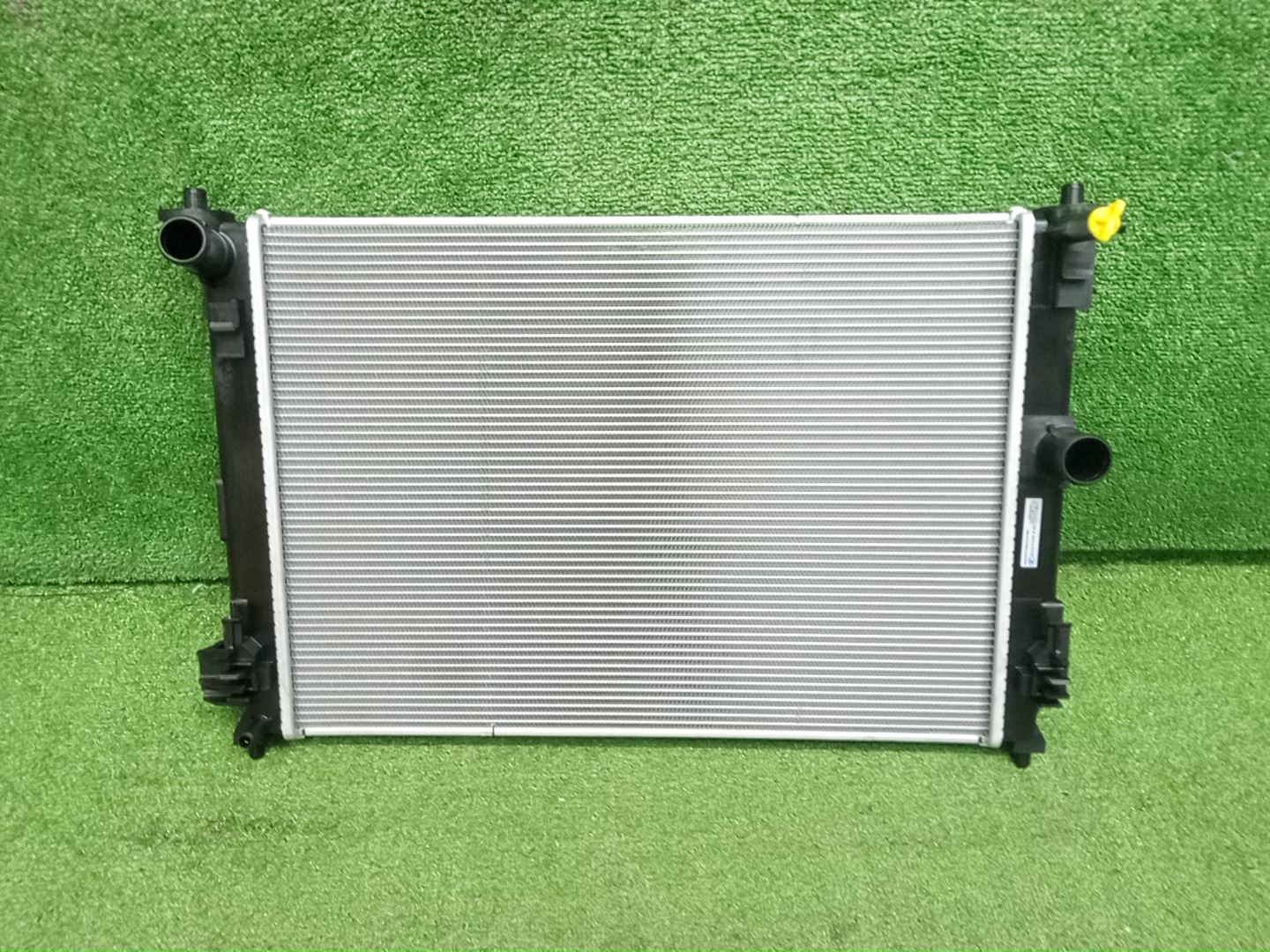 Радиатор основной TOYOTA YARIS CROSS MXPJ10, MXPJ15, MXPB10, MXPB15 M15A-FKS PL013840R 1 ракурс Радиатор основной TOYOTA YARIS CROSS MXPJ10, MXPJ15, MXPB10, MXPB15 M15A-FKS PL013840R 1 ракурс